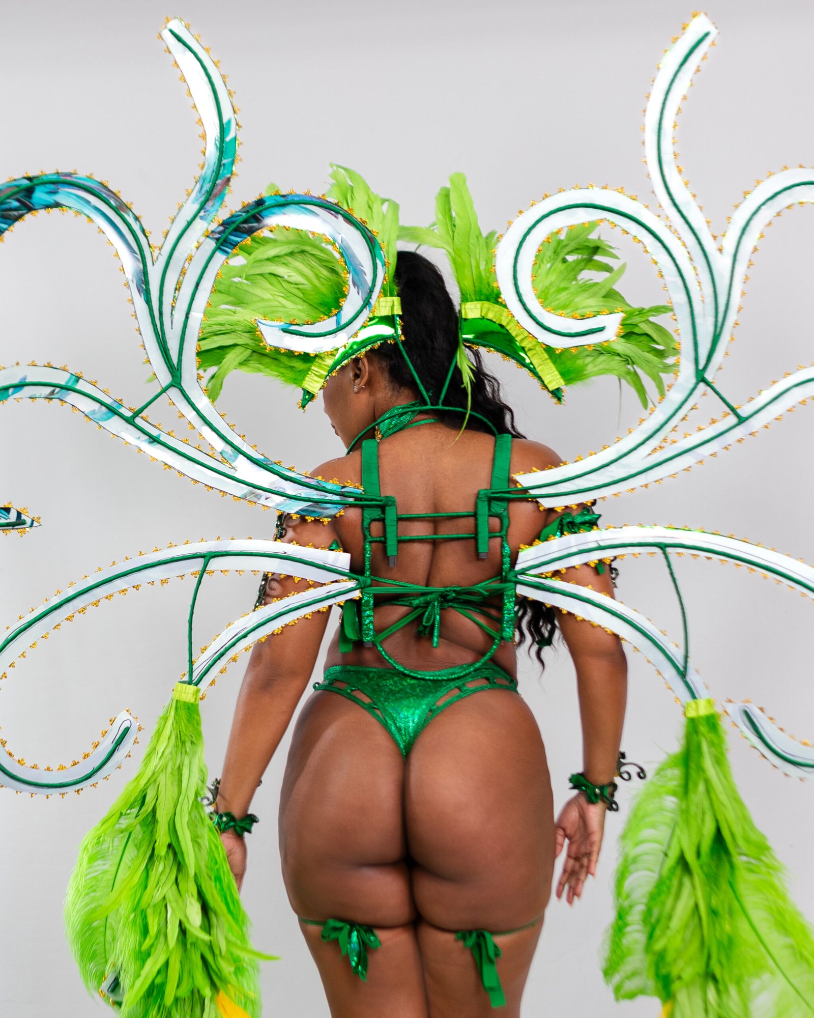 Emerald Desires Frontline - Image 3